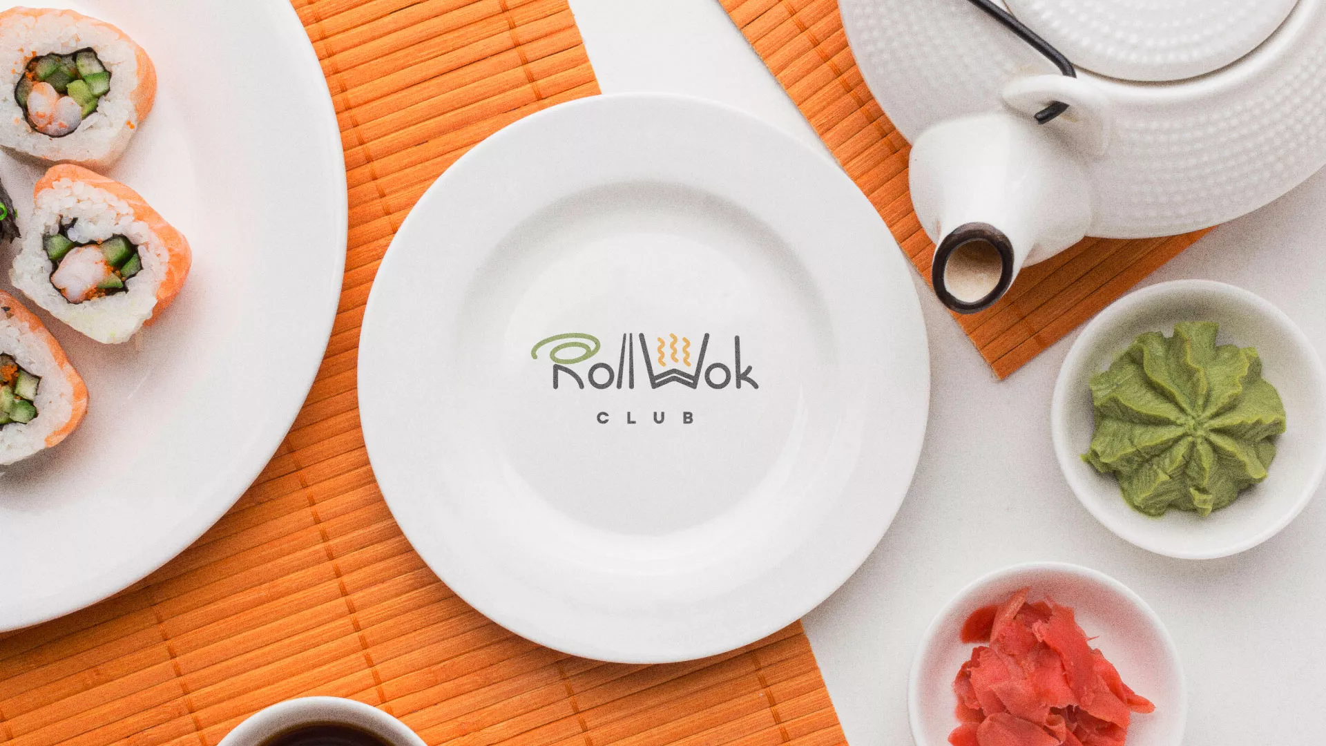 Разработка логотипа и фирменного стиля суши-бара «Roll Wok Club» в Москве